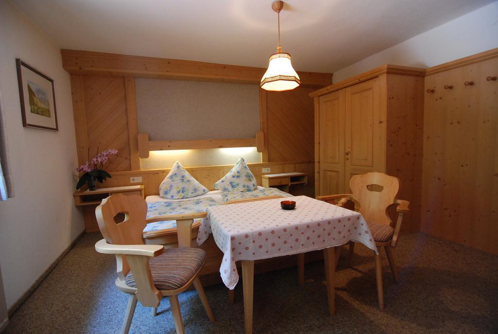Ferienwohnung Pension Tirol Bichlbach Habitación foto